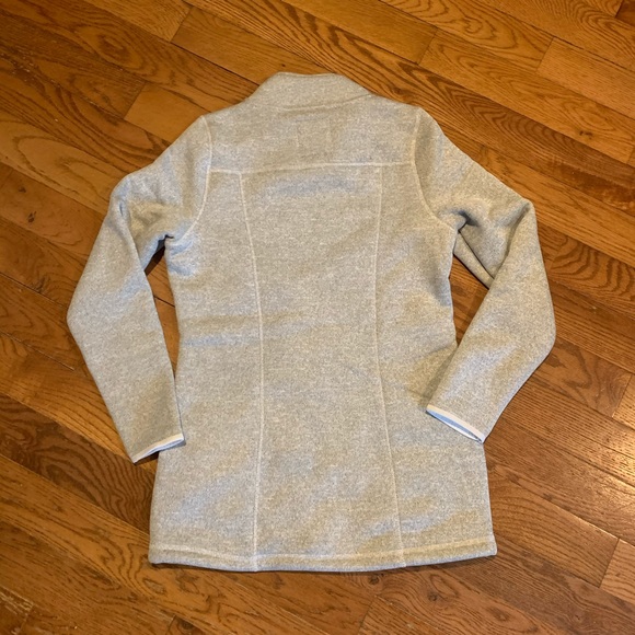 Cozy and Sleek Zip-up - Picture 2 of 2